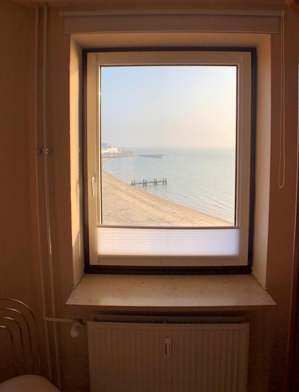 Ferienwohnung Im Strandhotel Вик-ауф-Фёр Экстерьер фото